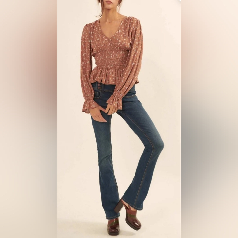 New Promesa Floral Prairie Blossoms Smocked Brown Peasant Top size M